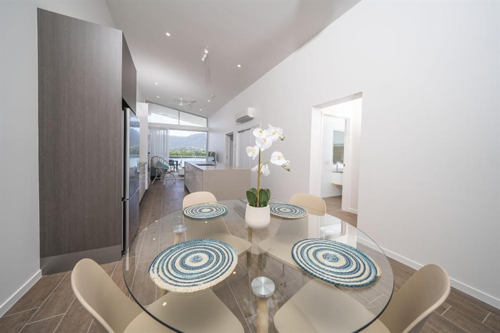 Hotel Harbour Cove Airlie Beach Esterno foto