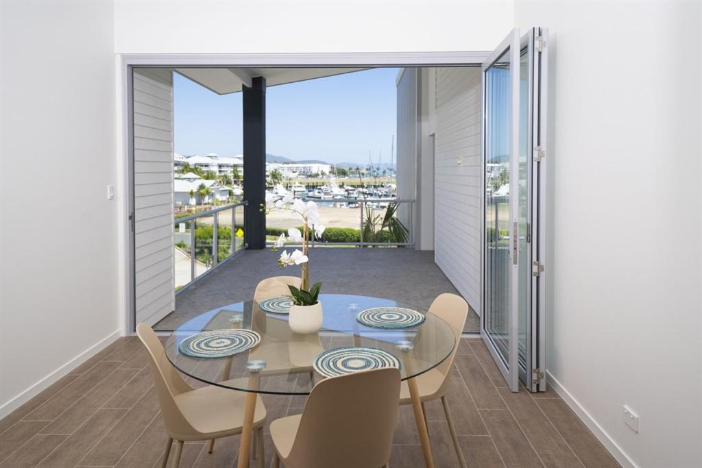 Hotel Harbour Cove Airlie Beach Esterno foto