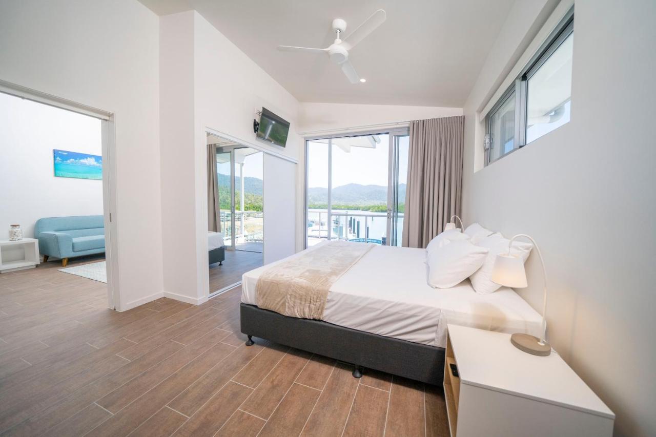 Hotel Harbour Cove Airlie Beach Esterno foto