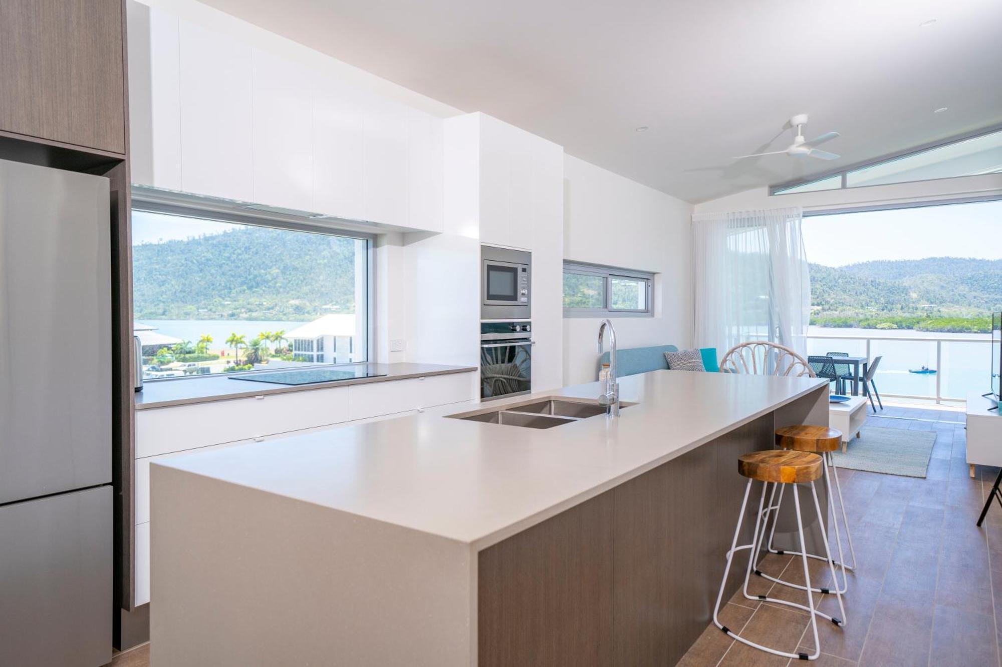 Hotel Harbour Cove Airlie Beach Esterno foto