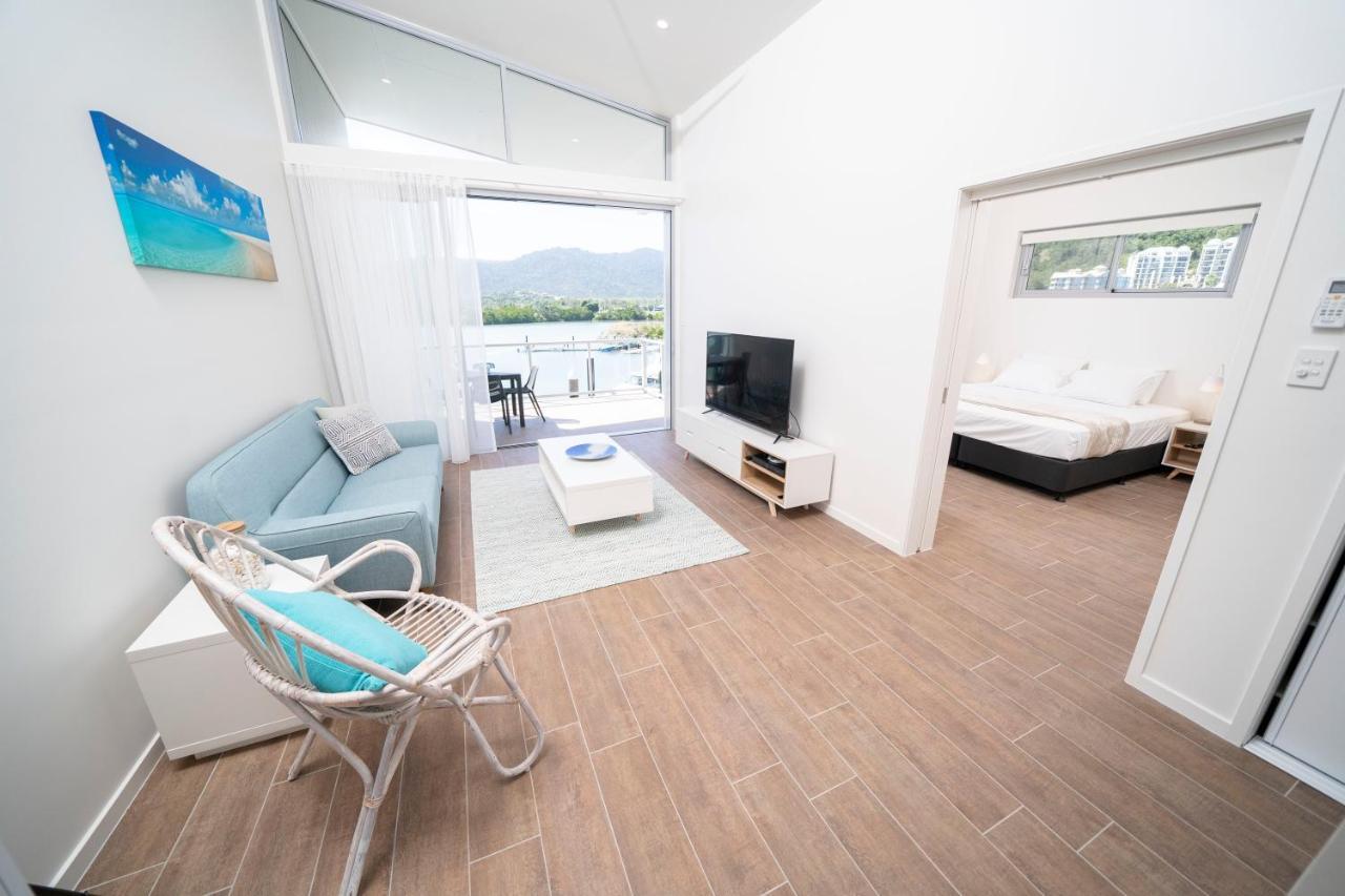 Hotel Harbour Cove Airlie Beach Esterno foto